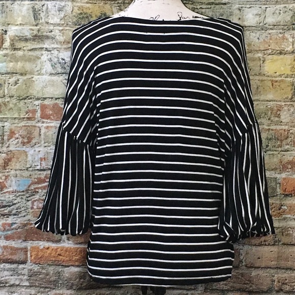 EUC WORTHINGTON B&W Balloon Sleeve, Stripe Top - Picture 4 of 9